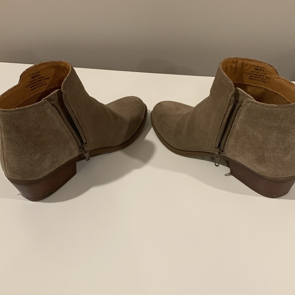 Boots - Picture 7 of 7